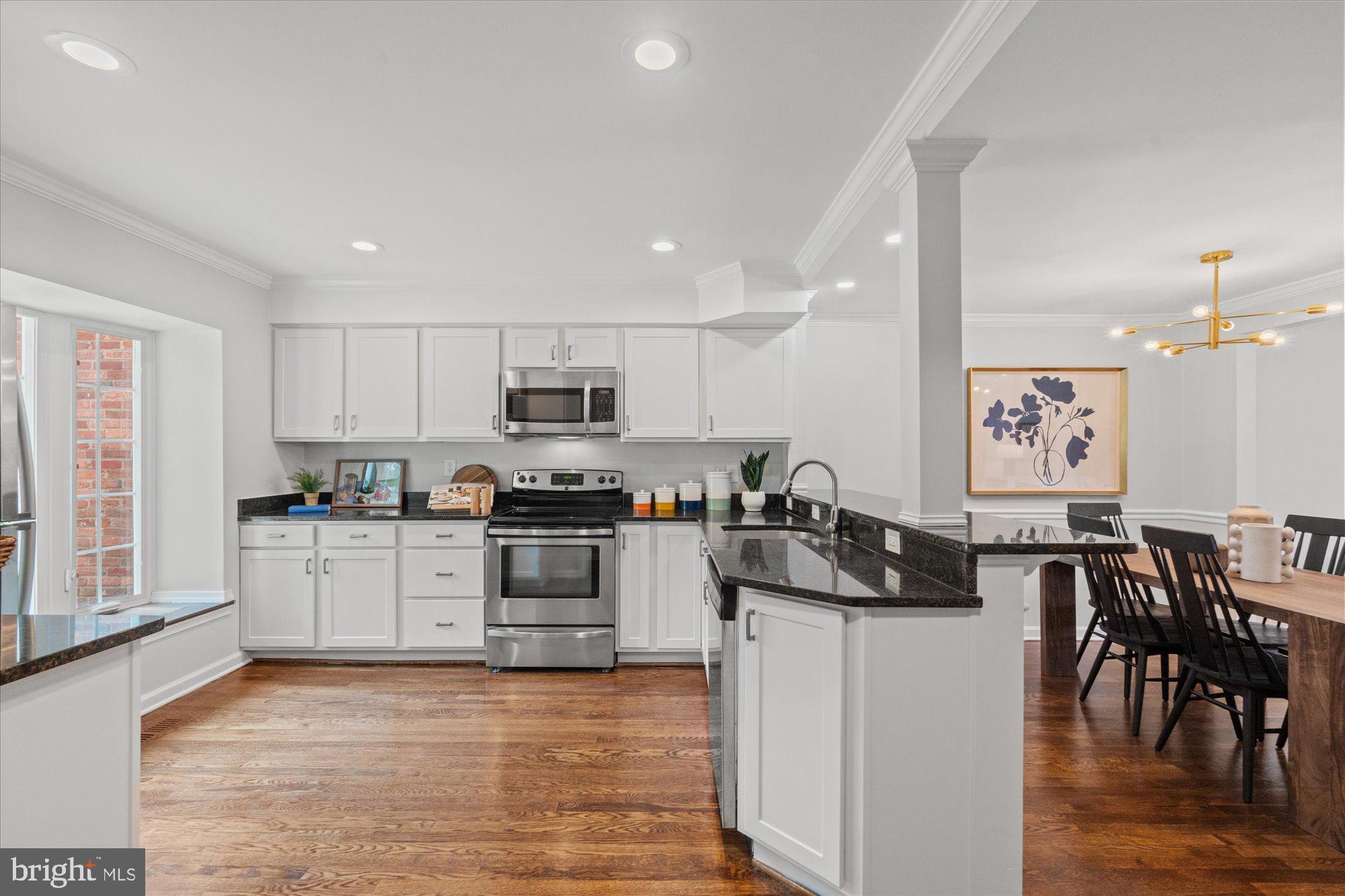 7020 Alicent Place McLean, VA 22101 - Photo 11 of 33 Kitchen