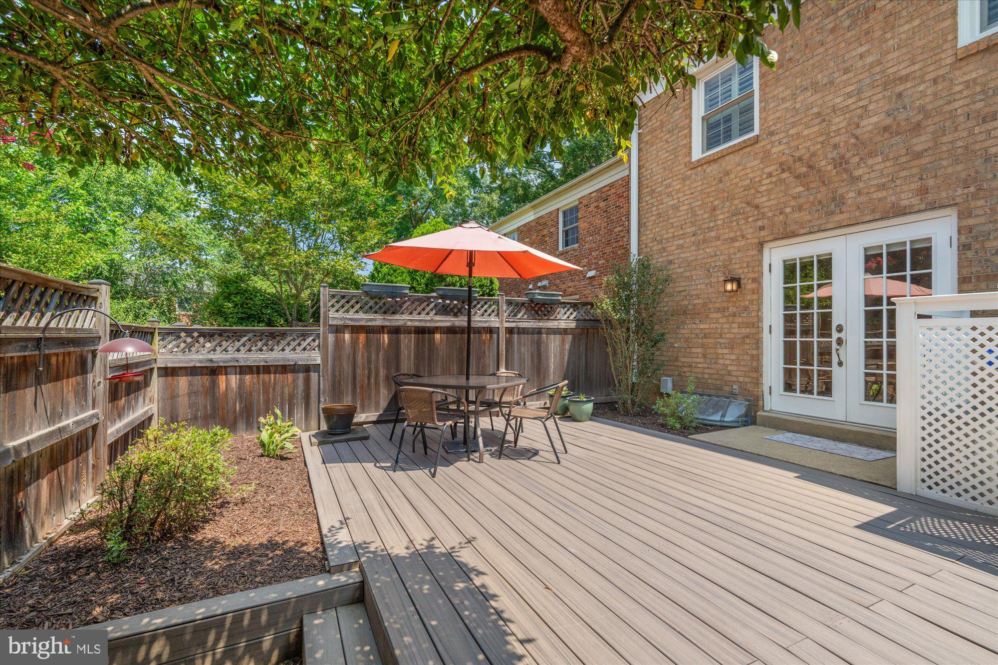 7020 Alicent Place McLean, VA 22101 - Photo 15 of 33 Rear deck