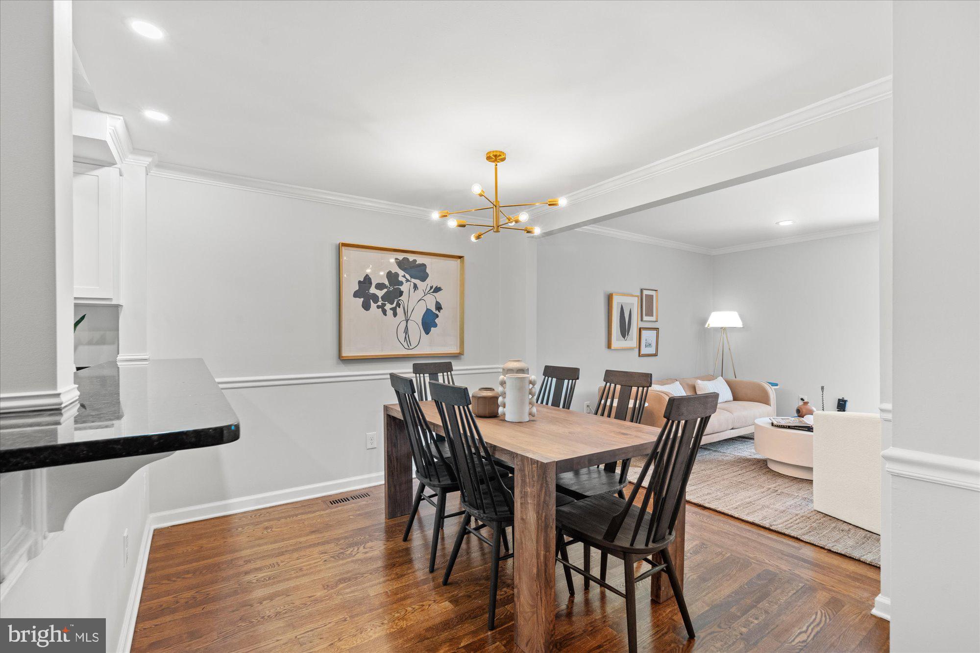 7020 Alicent Place McLean, VA 22101 - Photo 9 of 33 Dining area