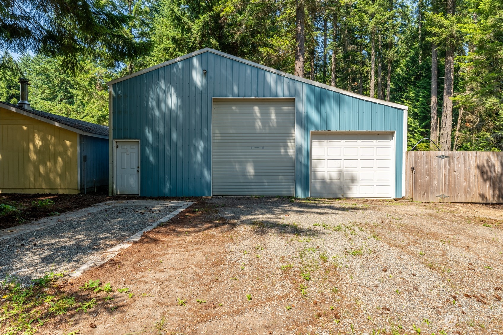 4189 Campbell Road Clinton, WA 98236 - Photo 2 of 39 Gallery Image 2
