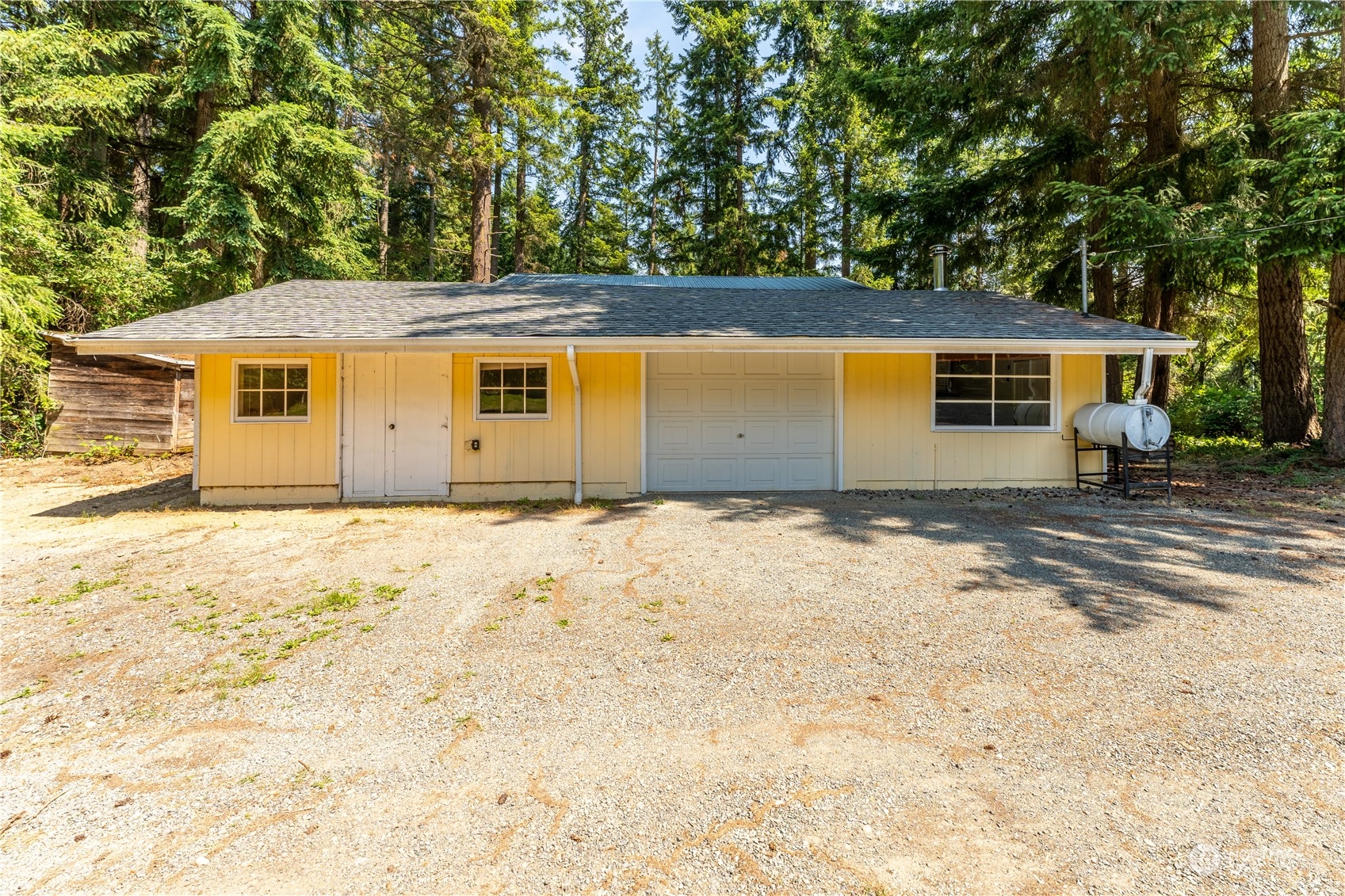 4189 Campbell Road Clinton, WA 98236 - Photo 3 of 39 Gallery Image 3