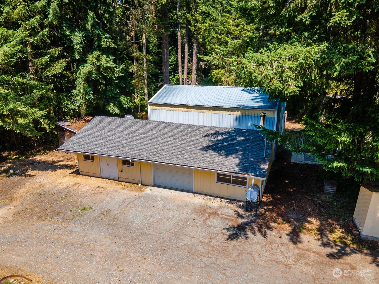 4189 Campbell Road Clinton, WA 98236 - Photo 4 of 39 Gallery Image 4