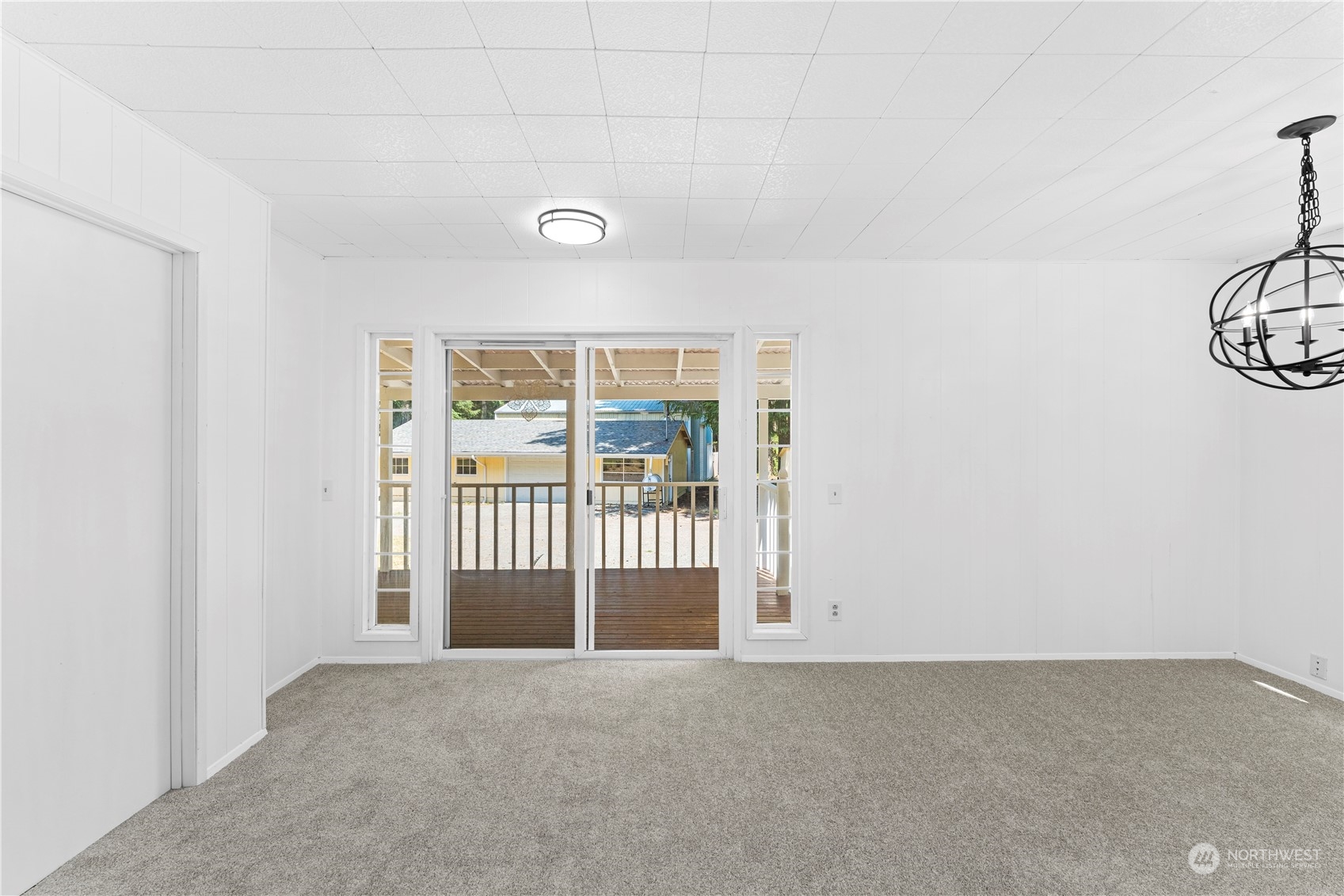 4189 Campbell Road Clinton, WA 98236 - Photo 9 of 39 Gallery Image 9
