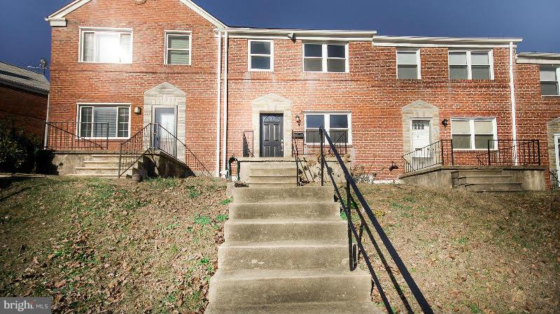 926 Coleridge Road Baltimore, MD 21229 - Photo 1 of 14 Exterior (Front)