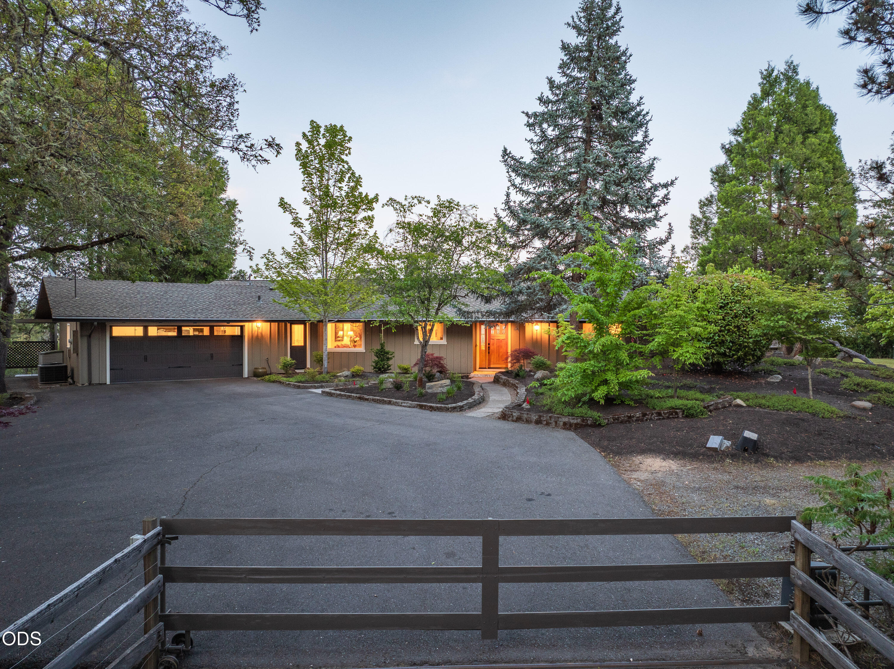 2564 Old Military Road Central Point, OR 97502 - Photo 57 of 58
