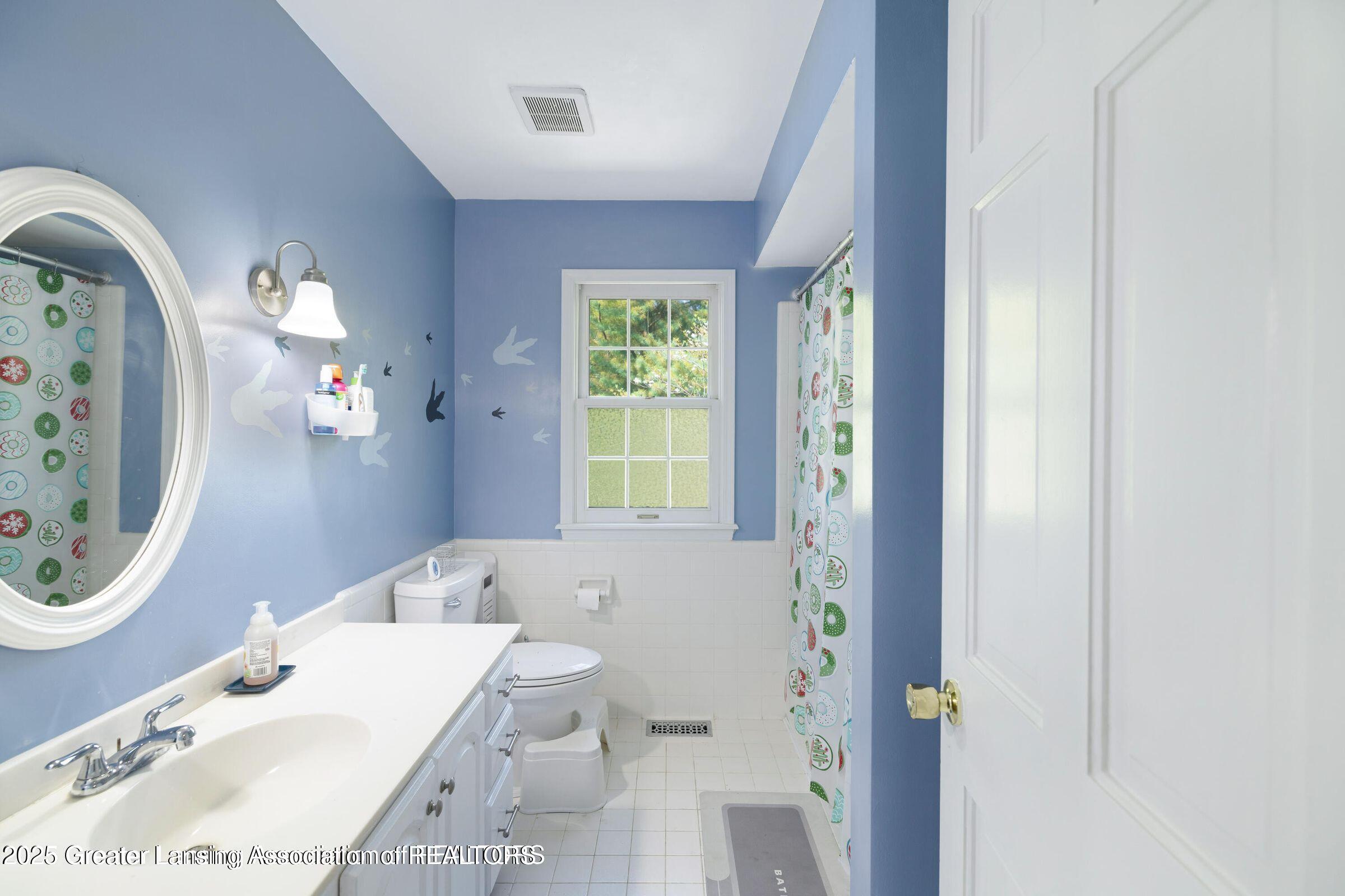 2038 Woodfield Road Okemos, MI 48864 - Photo 35 of 39 20250512185857903204000000-o