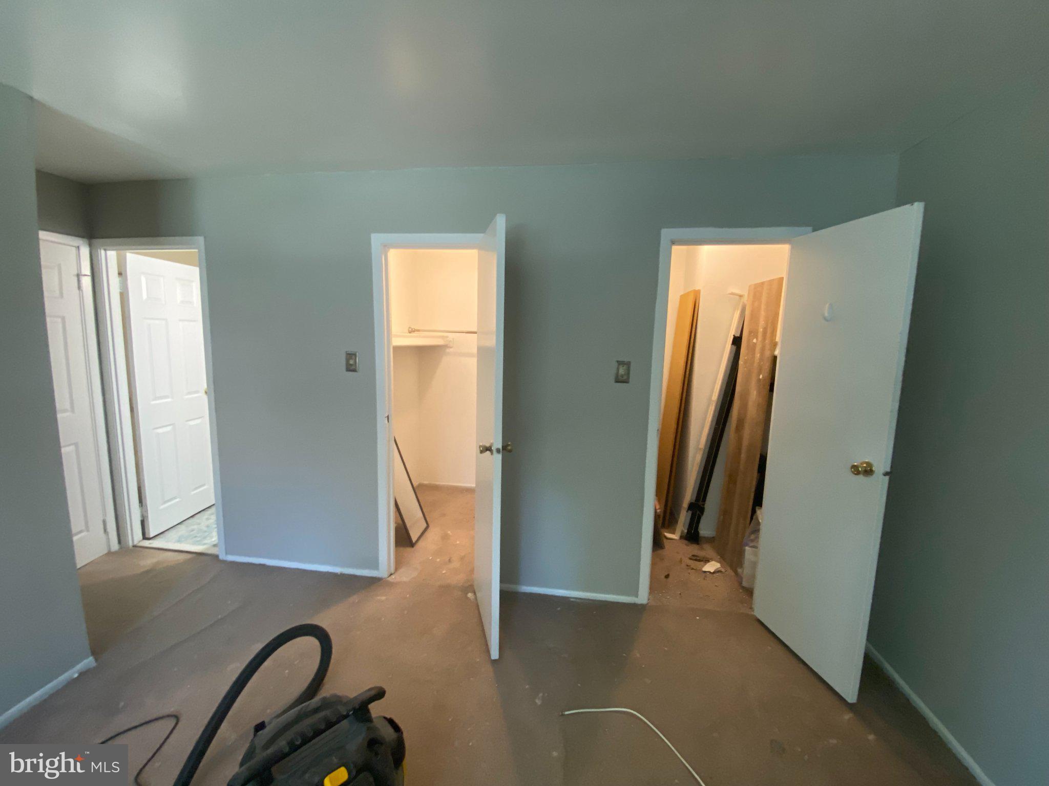 602 Timber Creek Road Lindenwold, NJ 08021 - Photo 18 of 24 Versatile space with multiple entries.