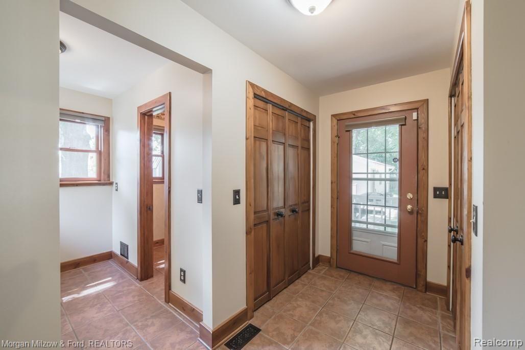 2403 North Genesee Road Burton, MI 48509 - Photo 23 of 55 2403 N Genesee-24.jpg