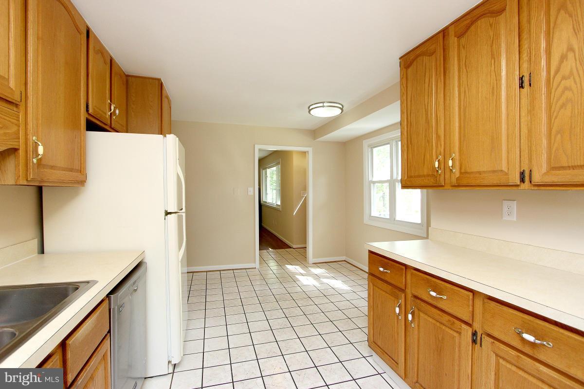 11410 Sherrie Lane Silver Spring, MD 20902 - Photo 20 of 30 Kitchen