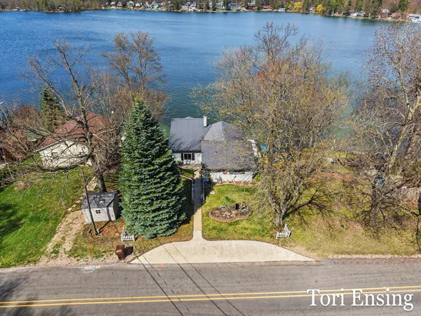 $460,000 | 2662 Lakeside Drive, Stanton, MI 48888
