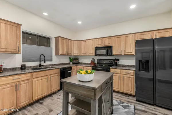 $298,800 | 920 East Devonshire Avenue, Unit 2027, Phoenix, AZ 85014