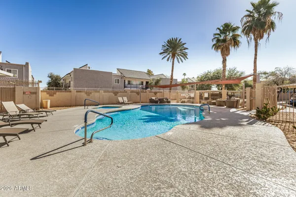 $298,800 | 920 East Devonshire Avenue, Unit 2027, Phoenix, AZ 85014