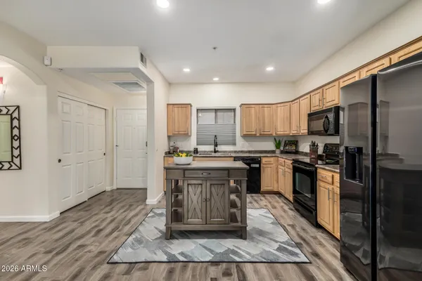 $298,800 | 920 East Devonshire Avenue, Unit 2027, Phoenix, AZ 85014