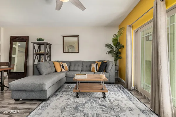 $298,800 | 920 East Devonshire Avenue, Unit 2027, Phoenix, AZ 85014