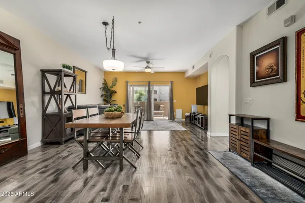 $298,800 | 920 East Devonshire Avenue, Unit 2027, Phoenix, AZ 85014