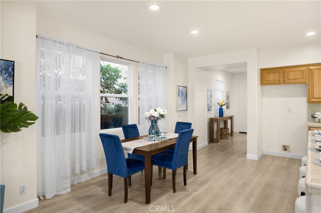 856 Williams Street Brea, CA 92821 - Photo 7 of 47 Oversize breakfast nook