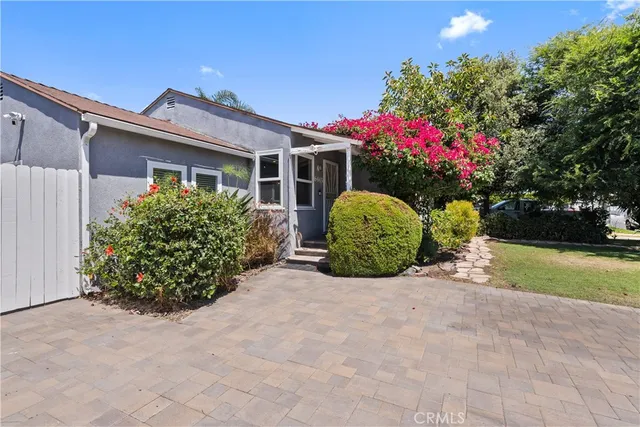 $899,000 | 6443 Bakman Avenue, North Hollywood, CA 91606