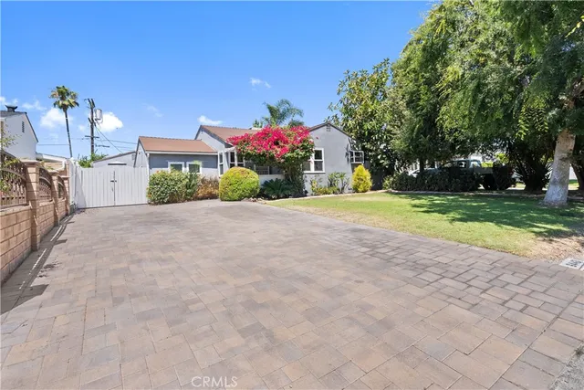 $899,000 | 6443 Bakman Avenue, North Hollywood, CA 91606