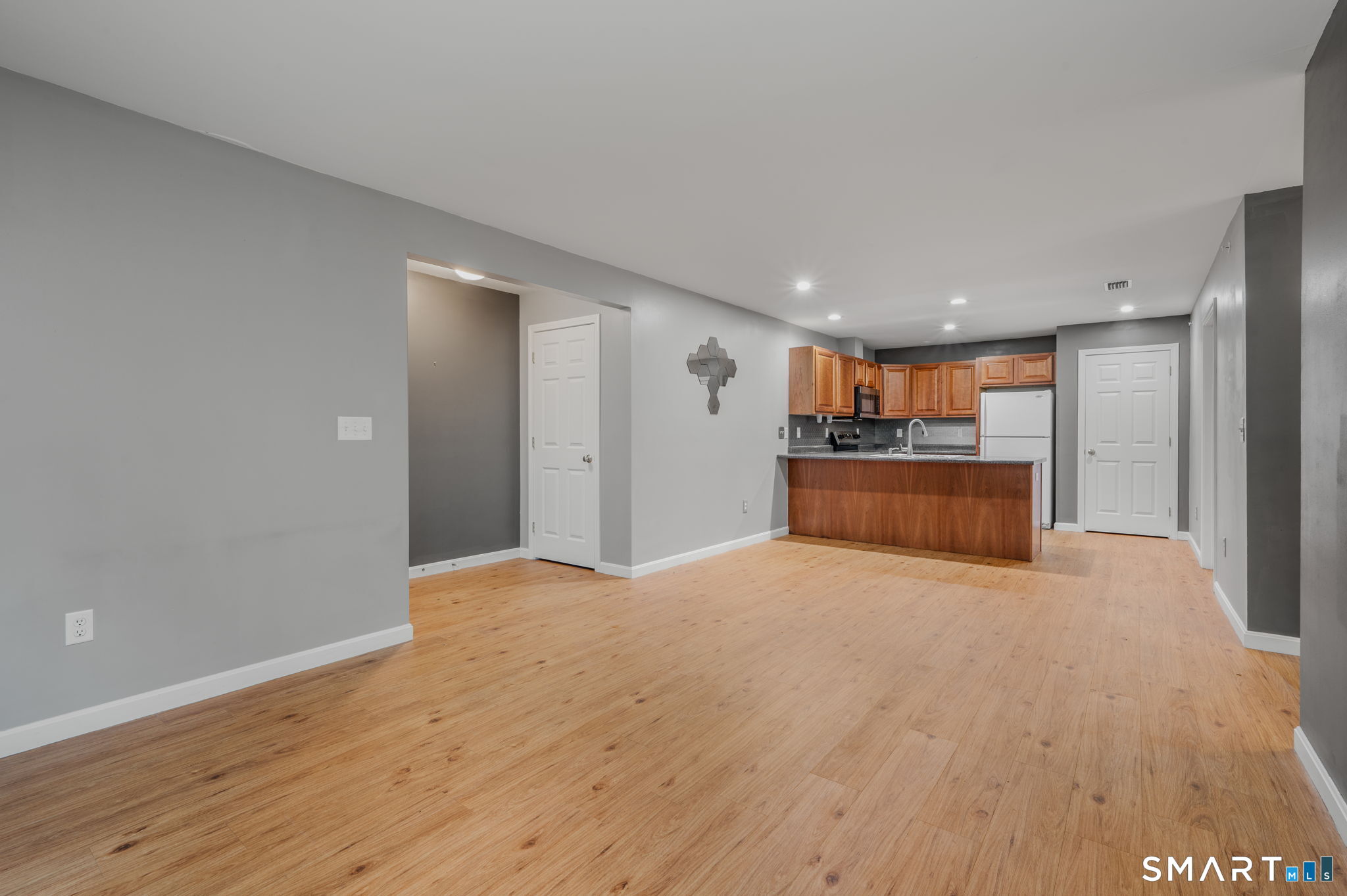 128 Meridian Street, Unit 209 Groton, CT 06340 - Photo 6 of 29 Gallery Image 6