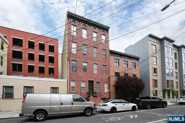 $399,000 | 358 3rd Street, Unit 3R, Hoboken, NJ 07030