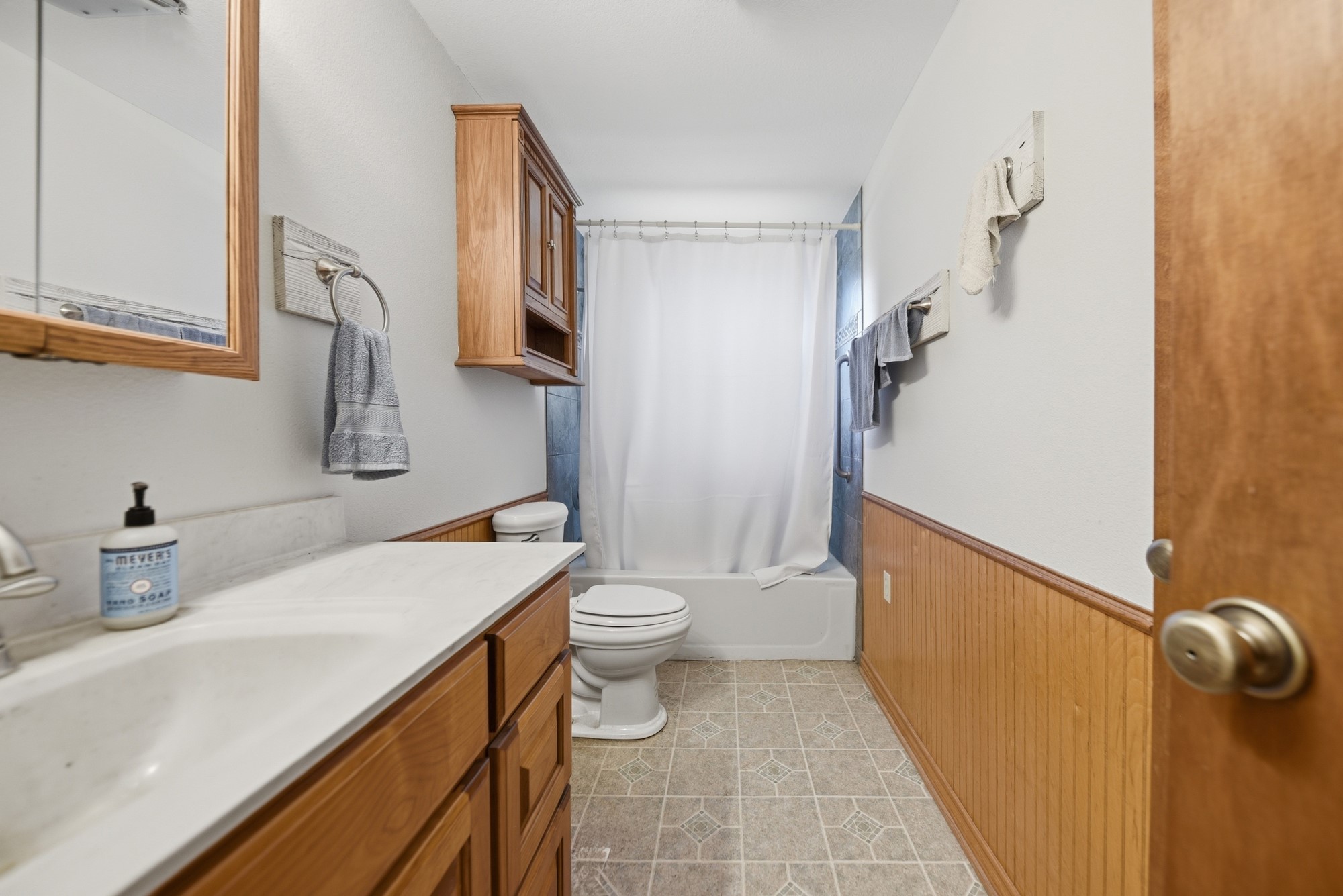 2514 Finke Road Round Top, TX 78954 - Photo 29 of 50 Left Side Bathroom