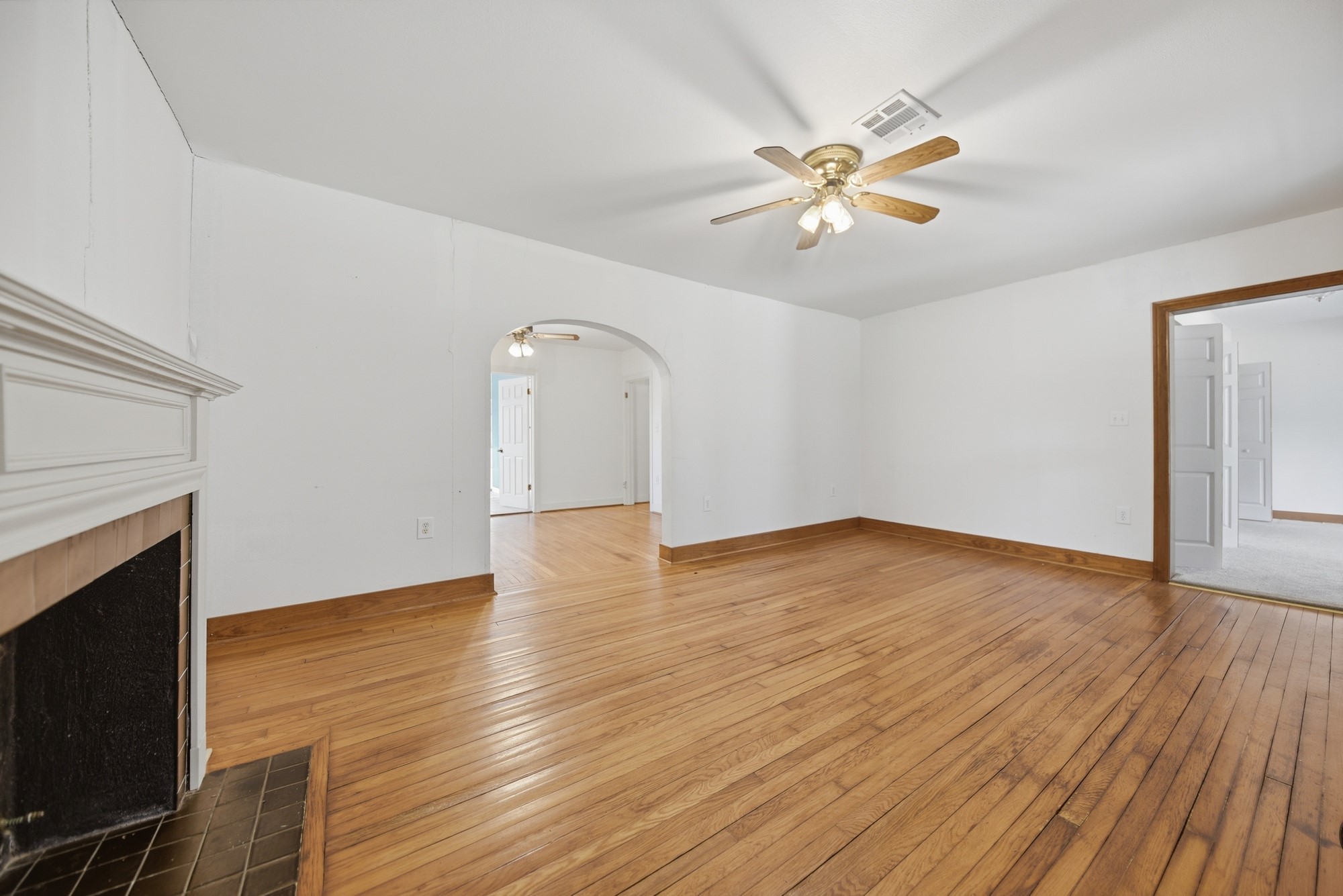 2514 Finke Road Round Top, TX 78954 - Photo 42 of 50 Right Side Living B