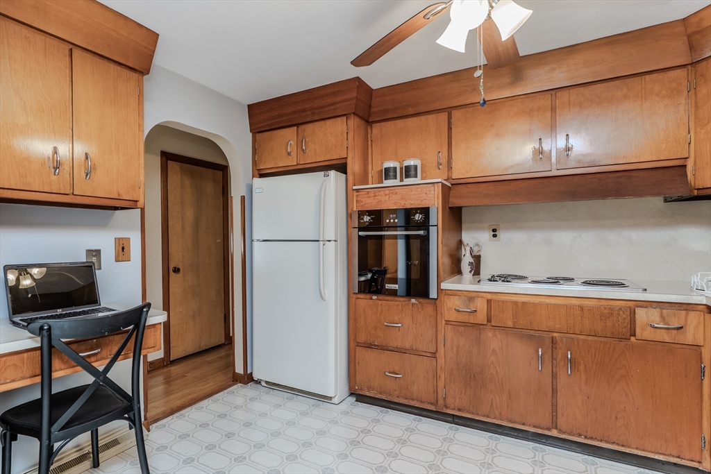 99 Rosewell Street Springfield, MA 01109 - Photo 11 of 33