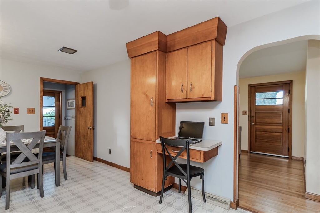 99 Rosewell Street Springfield, MA 01109 - Photo 12 of 33