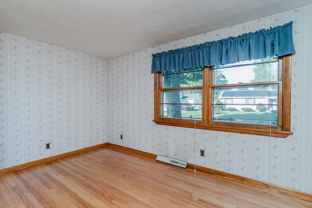 99 Rosewell Street Springfield, MA 01109 - Photo 17 of 33