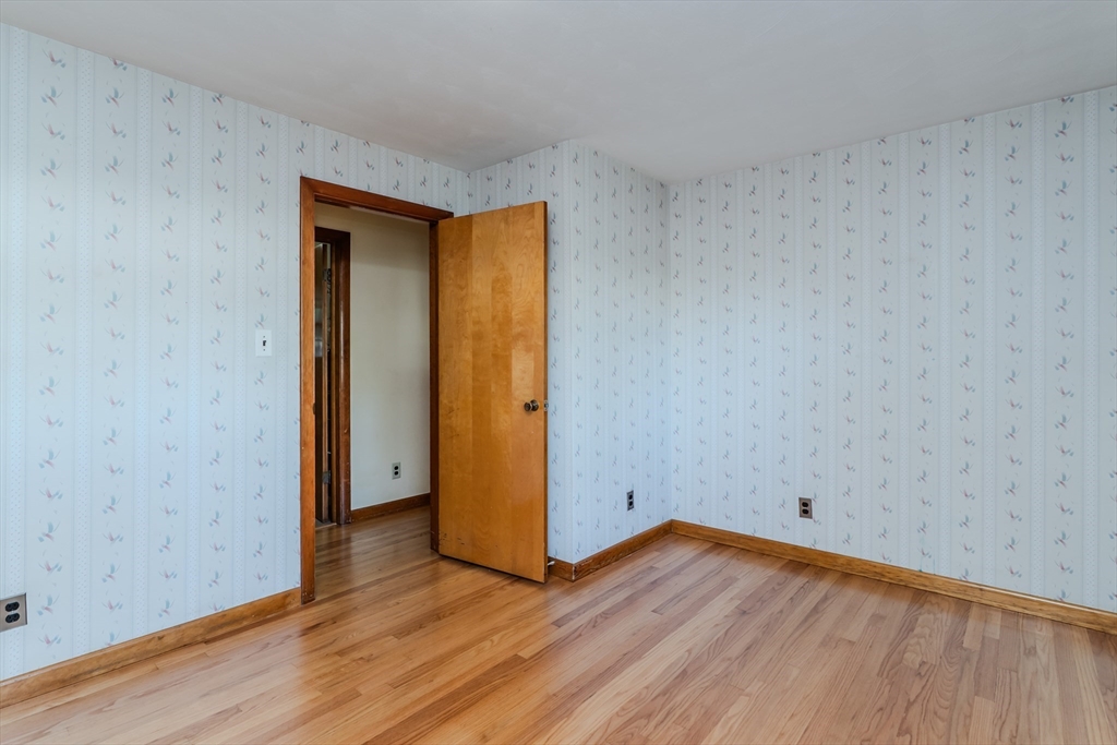 99 Rosewell Street Springfield, MA 01109 - Photo 18 of 33