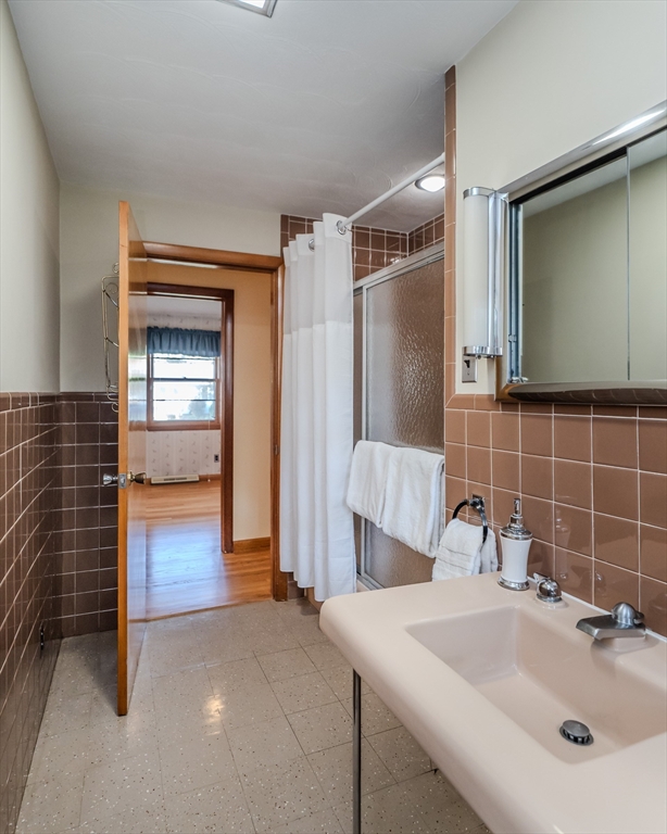 99 Rosewell Street Springfield, MA 01109 - Photo 20 of 33