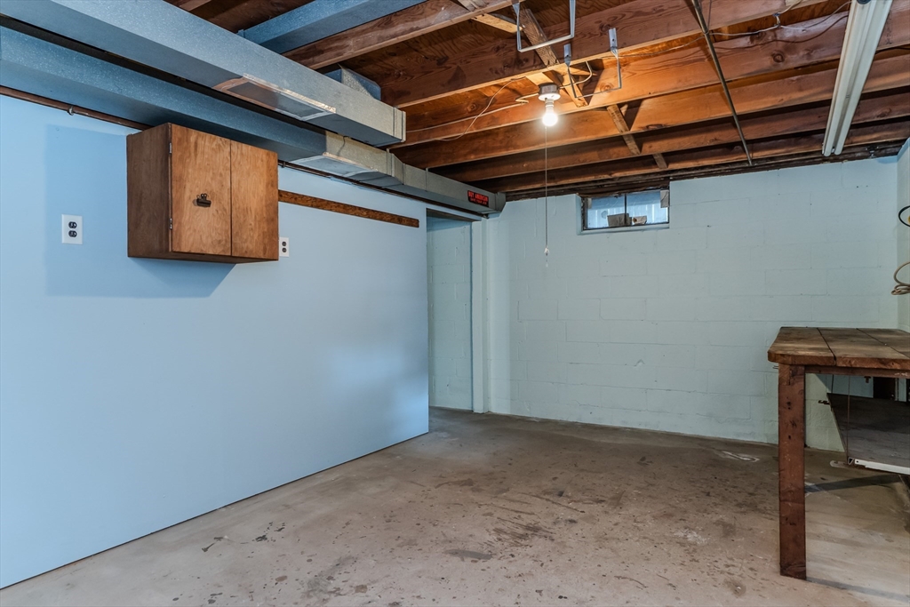 99 Rosewell Street Springfield, MA 01109 - Photo 26 of 33