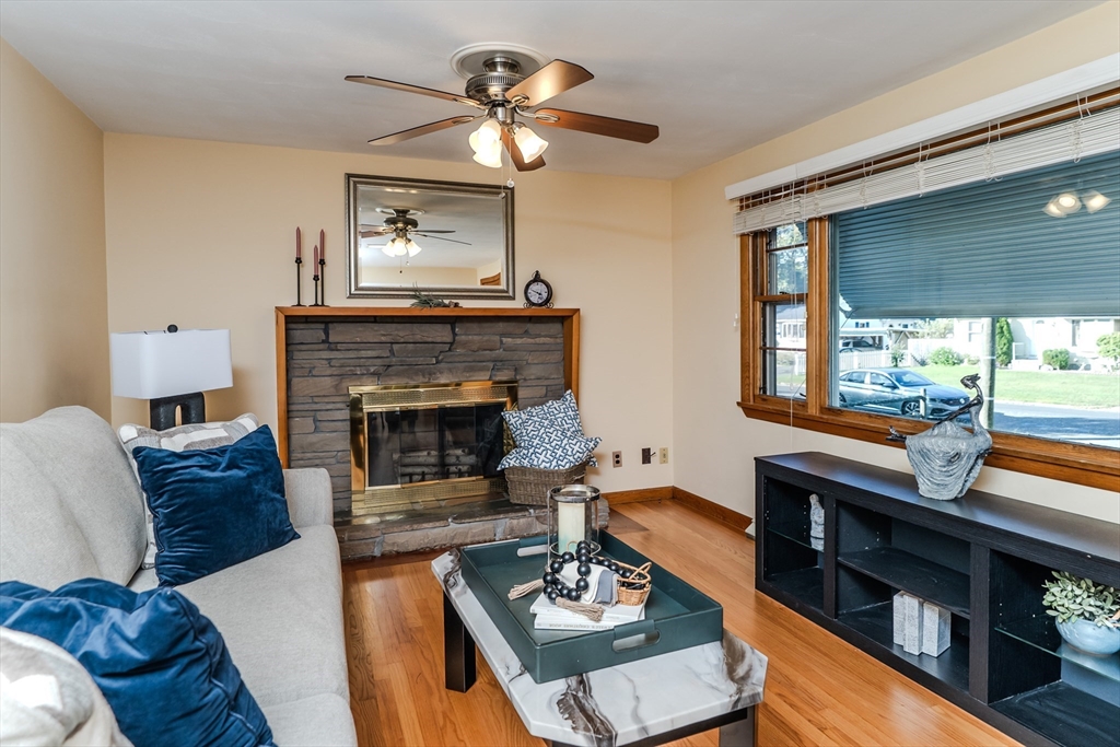 99 Rosewell Street Springfield, MA 01109 - Photo 4 of 33