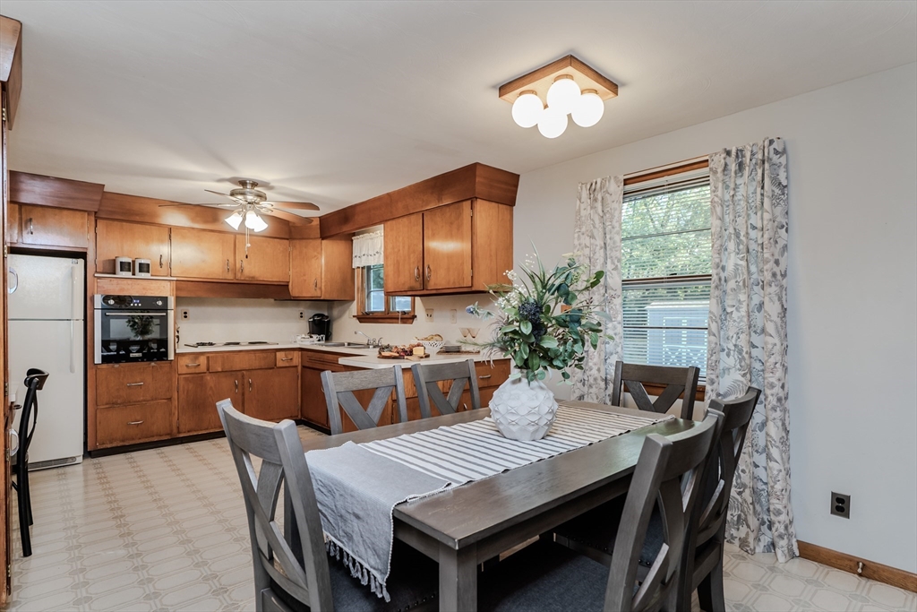 99 Rosewell Street Springfield, MA 01109 - Photo 9 of 33