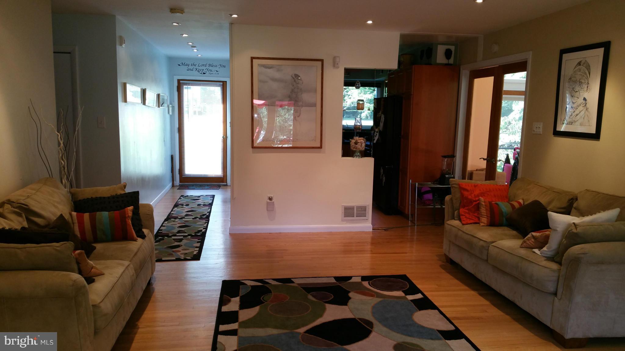 4874 Long View Road Camp Springs, MD 20748 - Photo 16 of 28 Living Room