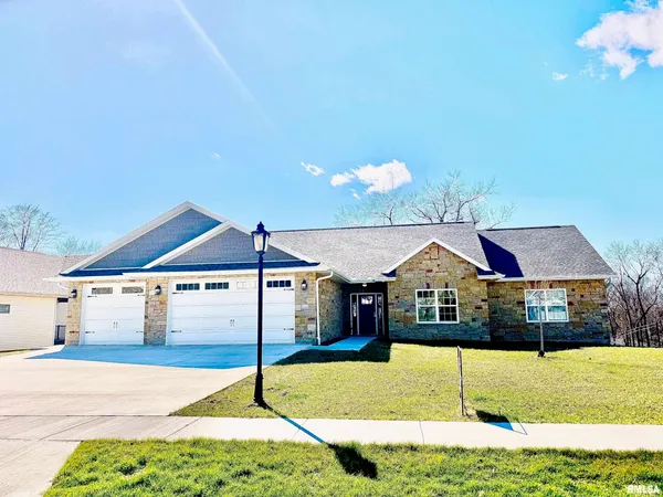 $599,900 | 107 Samuel Court, Washington, IL 61571