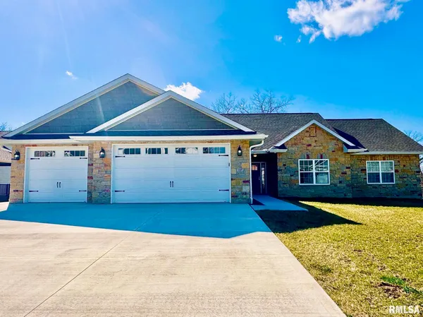 $599,900 | 107 Samuel Court, Washington, IL 61571