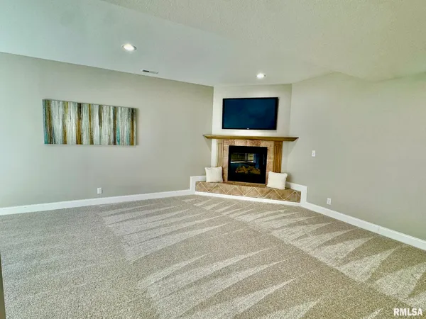 $599,900 | 107 Samuel Court, Washington, IL 61571