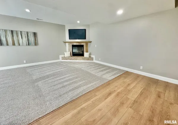$599,900 | 107 Samuel Court, Washington, IL 61571