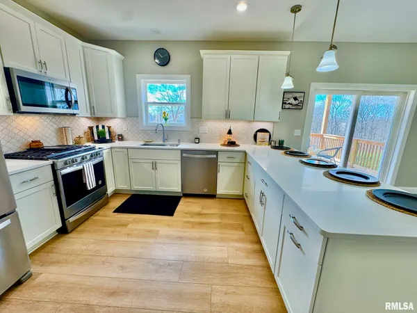 $599,900 | 107 Samuel Court, Washington, IL 61571