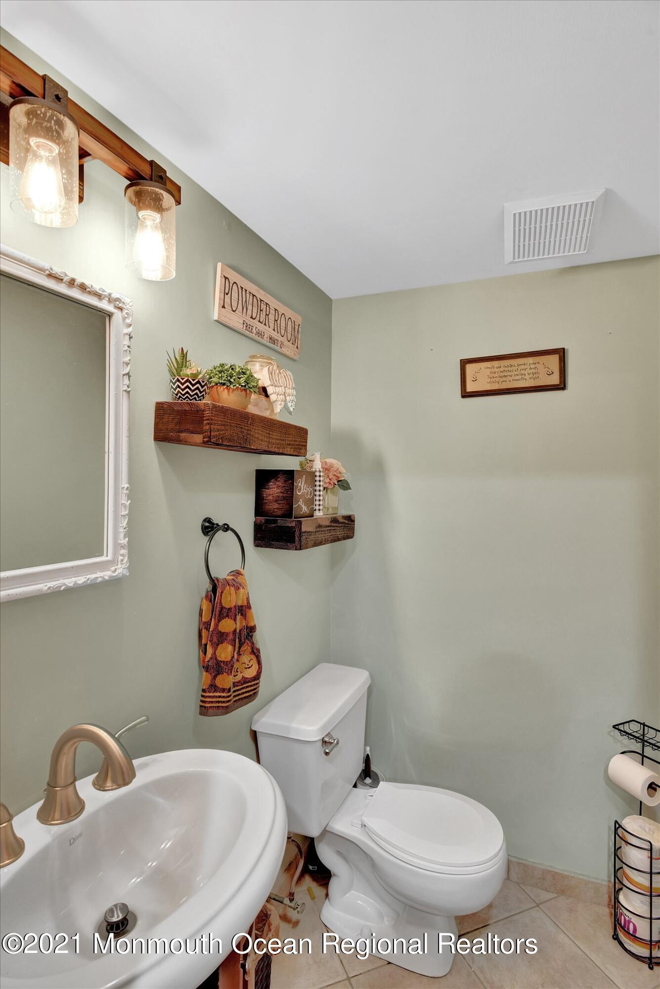 74 Higgins Road Old Bridge, NJ 08857 - Photo 4 of 29 08-Bathroom