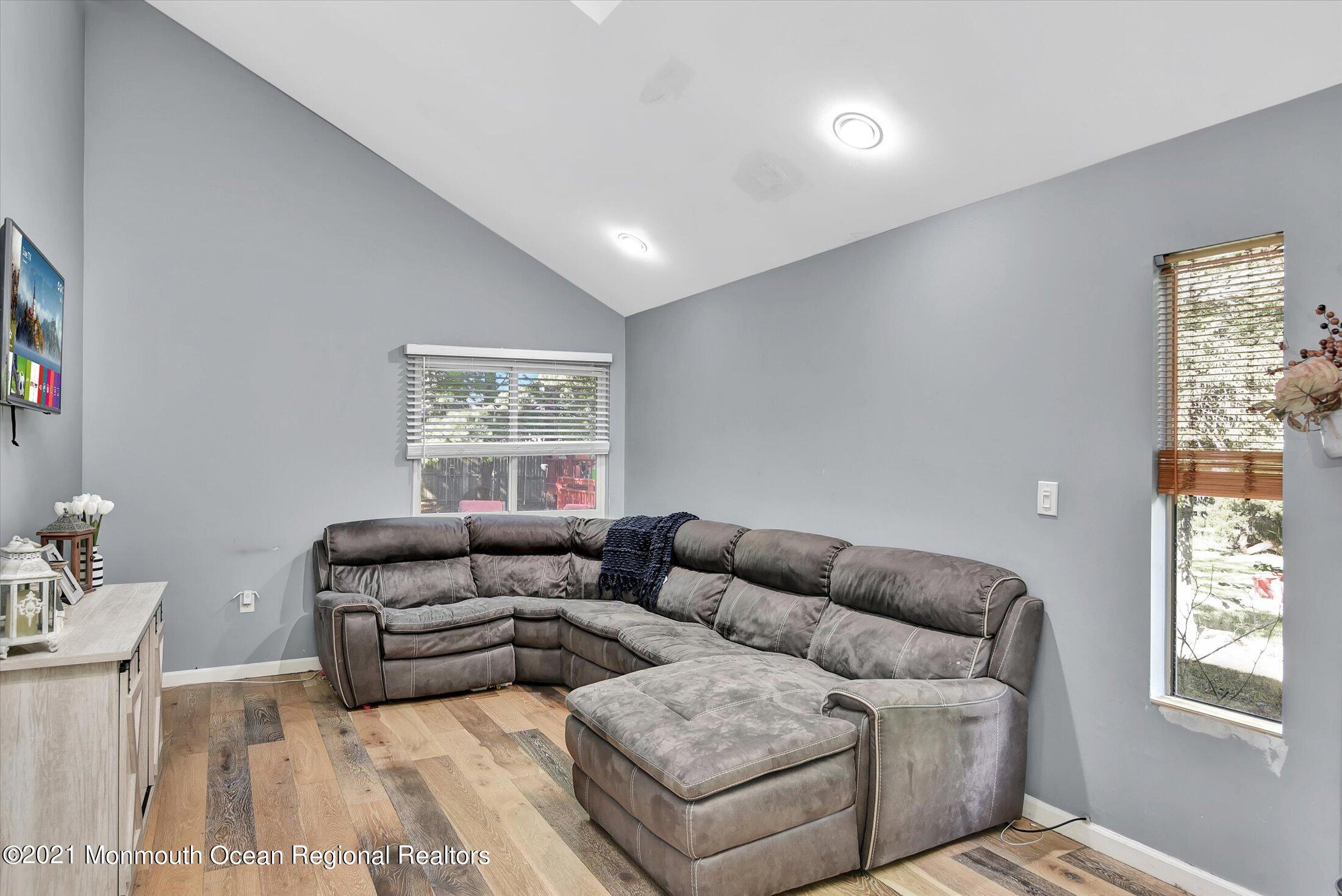 74 Higgins Road Old Bridge, NJ 08857 - Photo 10 of 29 14-Family Room