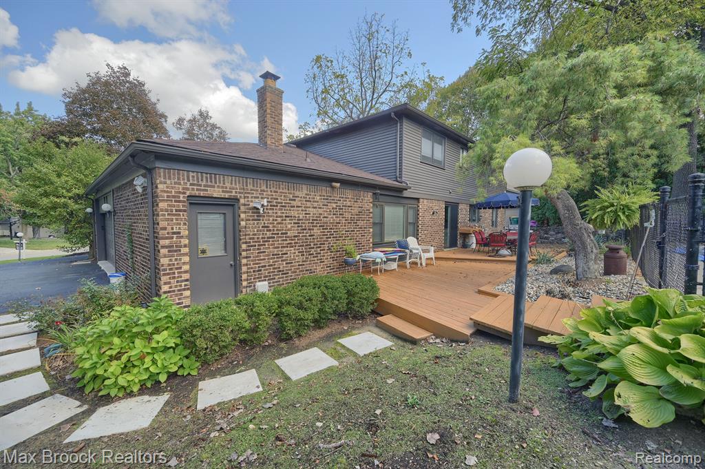 35181 Spring Hill Road Farmington Hills, MI 48331 - Photo 33 of 36
