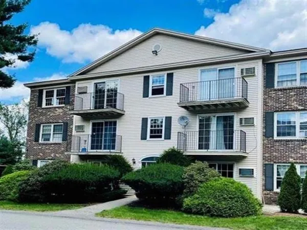 $2,300 | 7 Autumn Leaf Drive, Unit 11, Nashua, NH 03060