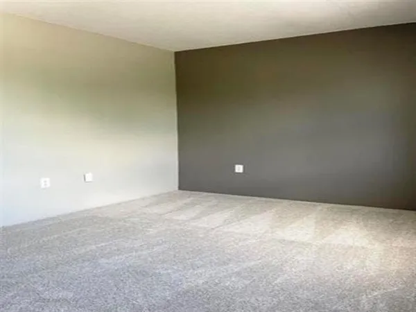 $2,300 | 7 Autumn Leaf Drive, Unit 11, Nashua, NH 03060
