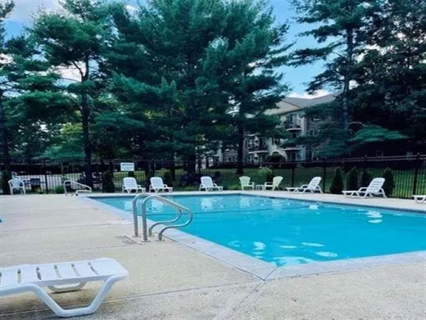 $2,300 | 7 Autumn Leaf Drive, Unit 11, Nashua, NH 03060