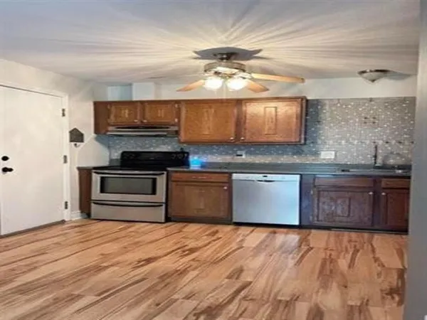 $2,300 | 7 Autumn Leaf Drive, Unit 11, Nashua, NH 03060