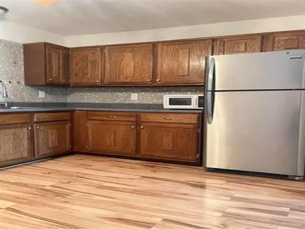 $2,300 | 7 Autumn Leaf Drive, Unit 11, Nashua, NH 03060