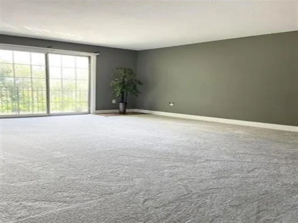 $2,300 | 7 Autumn Leaf Drive, Unit 11, Nashua, NH 03060