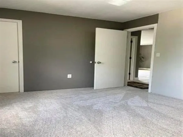 $2,300 | 7 Autumn Leaf Drive, Unit 11, Nashua, NH 03060